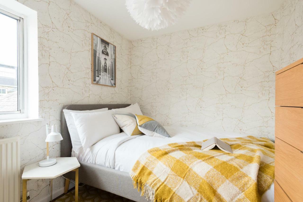 Апартаменты The Century Chalet - Contemporary 2Bdr Townhouse With Parking Оксфорд Экстерьер фото
